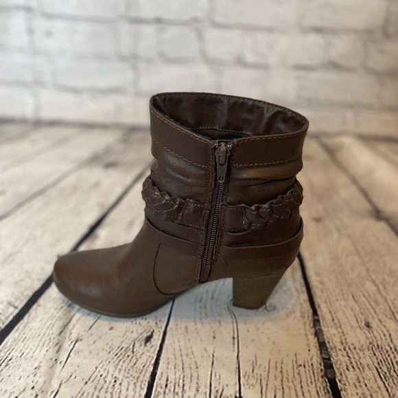NWOB‎ Relativity Brown Braided Booties Size 6 With 3” Heel - Picture 8 of 10